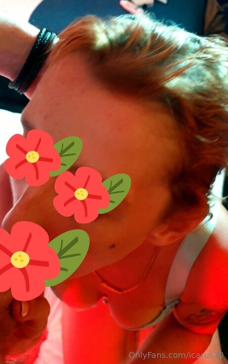 Icarus30 erotic star photos