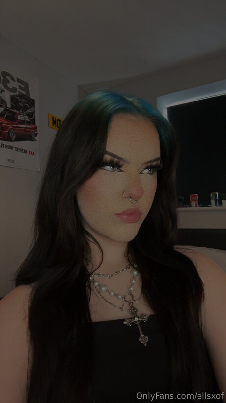 Ellsxof star erotic photo