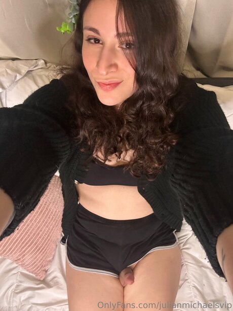 Julianmichaelsvip naked actress pictures