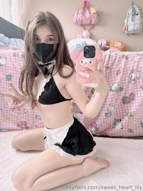 Sweet Heart Lily model hot pictures