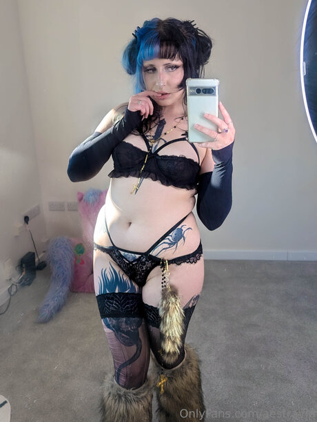 Aestravip pretty actress gallery