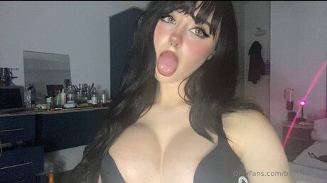 Bunnyyspit model top img