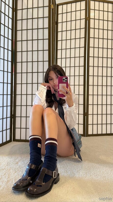 Sophiemudd top model image