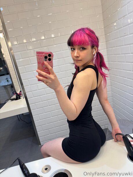 Yuwki sexy actress photos