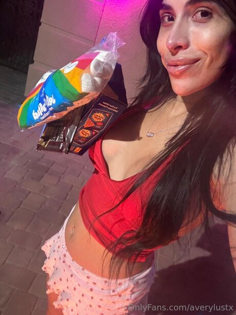 Averylustx model beautiful photo