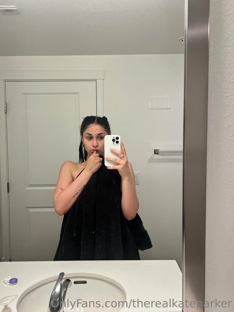 Therealkateparker adult model pic