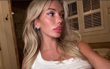 Breckie pornstar high quality pic