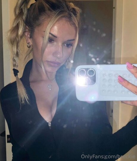 Breckie model pretty pics