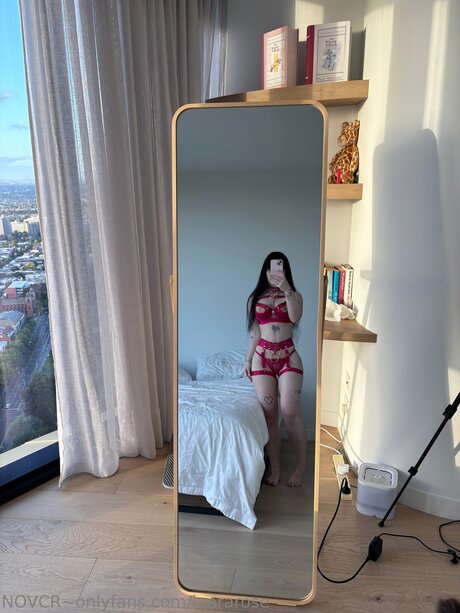 Laararose hot model pictures