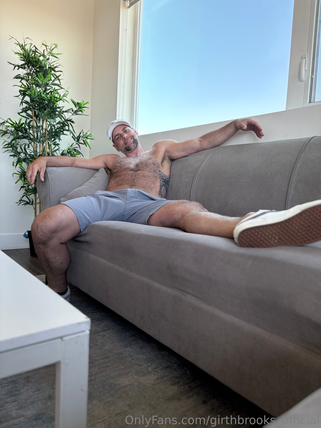 Girthbrooks Official sexy pornstar galleries