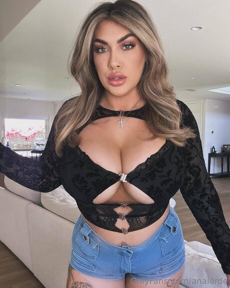 Analorde adult actress img