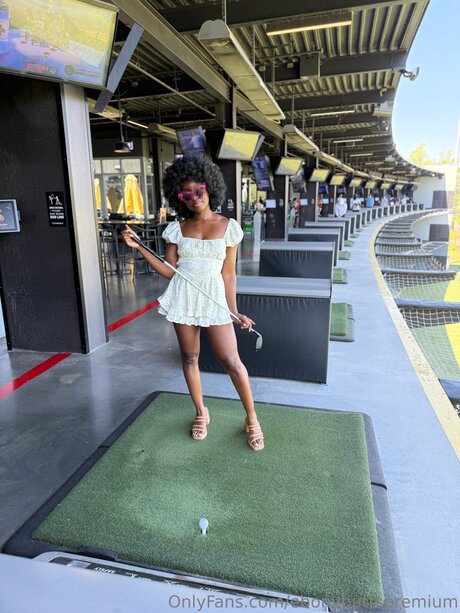 Ebonybuttspremium sex model pic