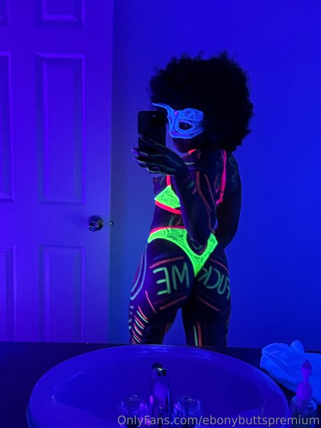Ebonybuttspremium nude pornstar pic
