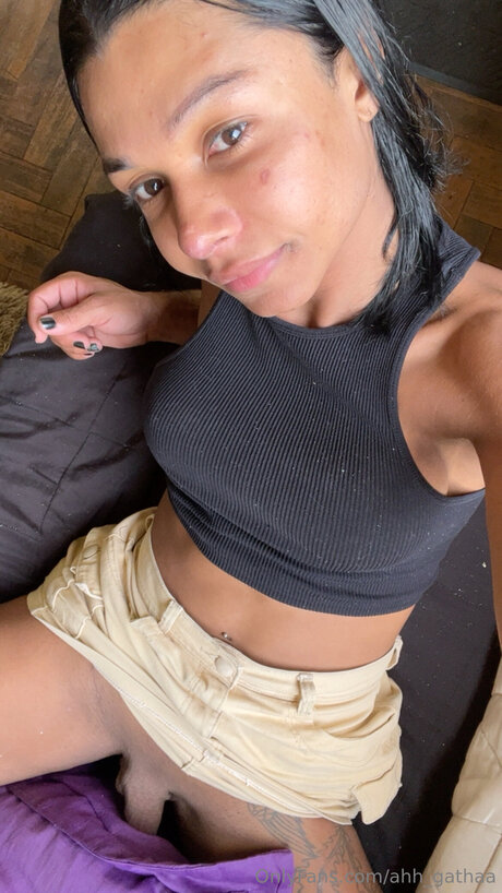 Ahh Gathaa model high quality pics