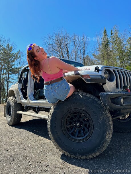 Isla Moontv model hot gallery