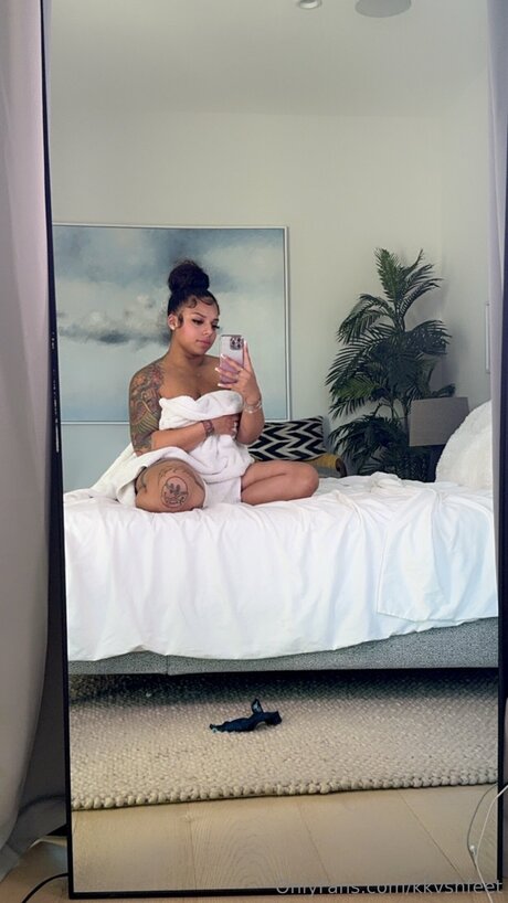 Kkvshfeet art actress archive