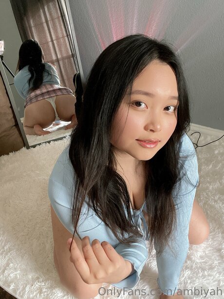 Candynxtdoor model art pic