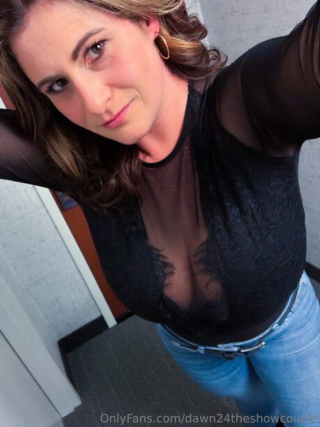 Dawn24theshowcouple pornstar naked photo