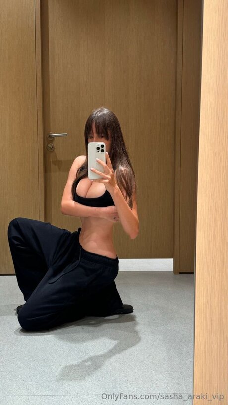 Sasha Araki Vip top model picture