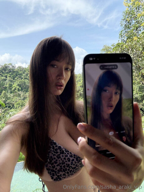 Sasha Araki Vip star free img