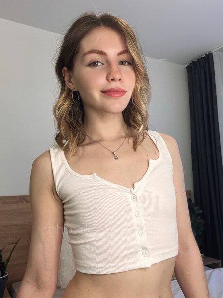 Right Regie_ hot actress images