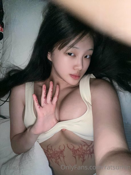 Rattybot pretty model photo