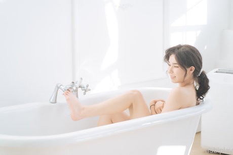 Nabiplay model art gallery