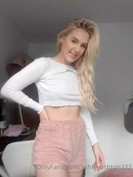 Ashley Ashton nude star img