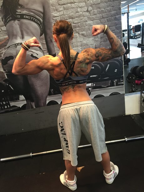 _Pauline Von Schinkel model perfect pics