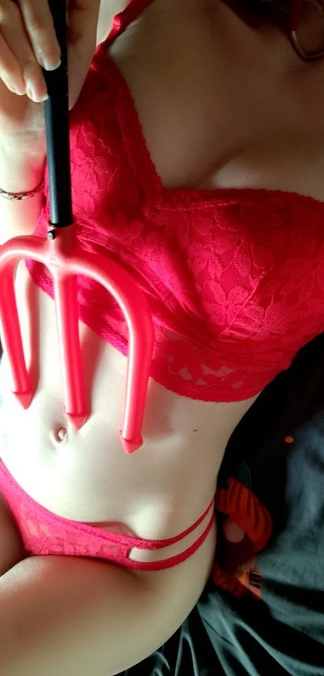 Autumn wolf nude model pics