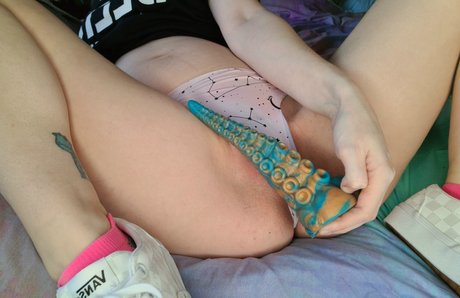 Autumn wolf model exclusive picture