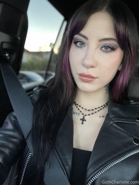 Charlotte Sartre star beautiful pic