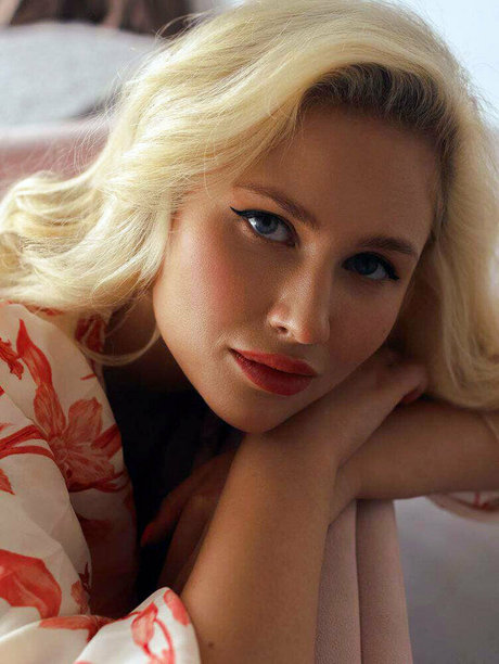 Merelin_ exclusive actress pictures