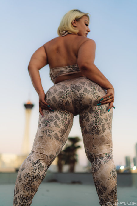 Rylee Rabbit_ xxx model img