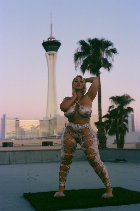 Rylee Rabbit_ sex actress photo