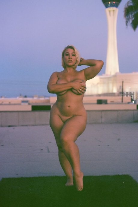 Rylee Rabbit_ adult model photo