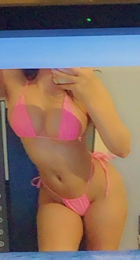 Pervygff model porn image