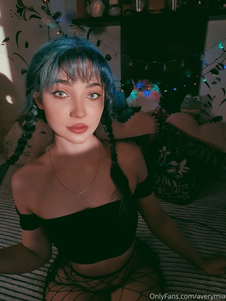 Avery Mia erotic pornstar gallery