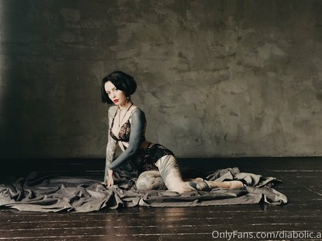 Teena_ model hot image