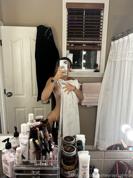 _Kylie Ray erotic star img