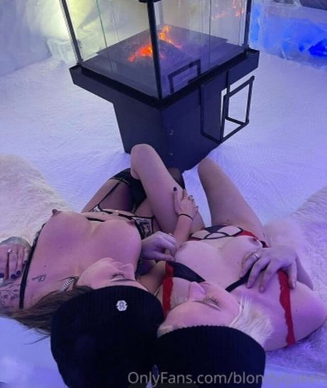 Chloe Verhagen_ sex model photo