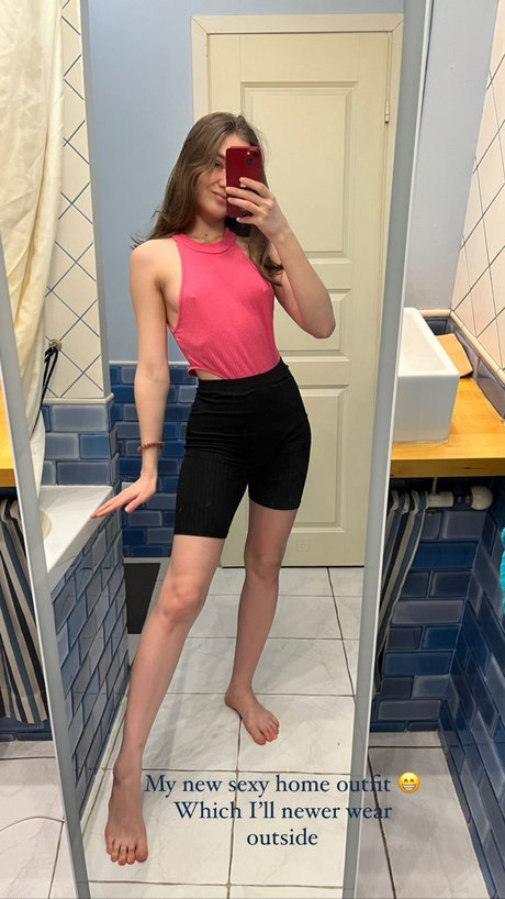 Elfie cutie star art img