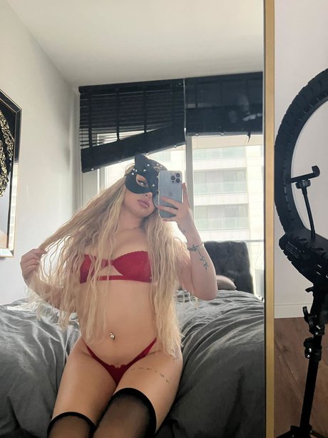 Gizem Avci nice actress images