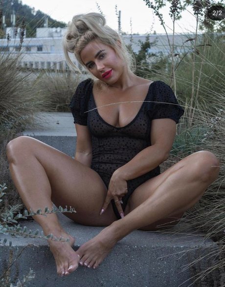 Andrea Schaerer model naked photo