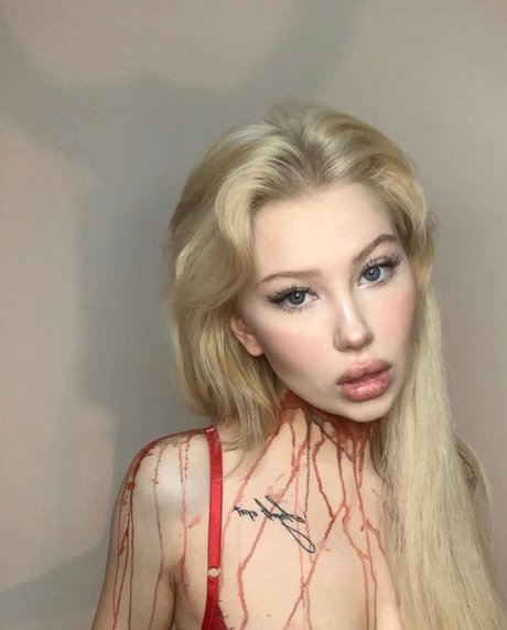 Sophia moonlight model free photo