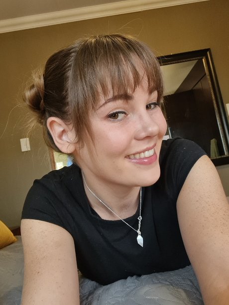 Allyson grey porn model image