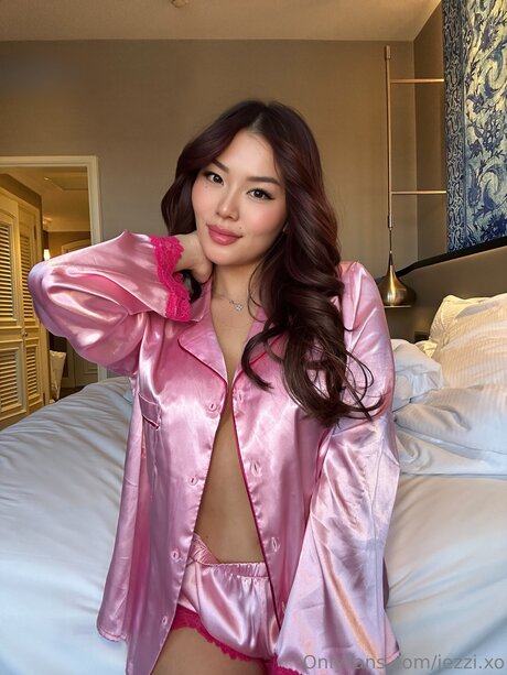 Jezzi Xo nice model pics