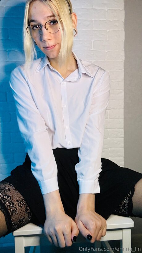 Tsgirl Emiria free model images