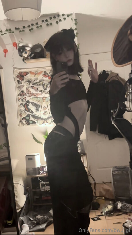 Bwu Gi nudes model gallery