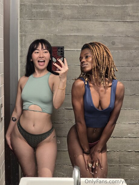 Yunaof model pretty picture